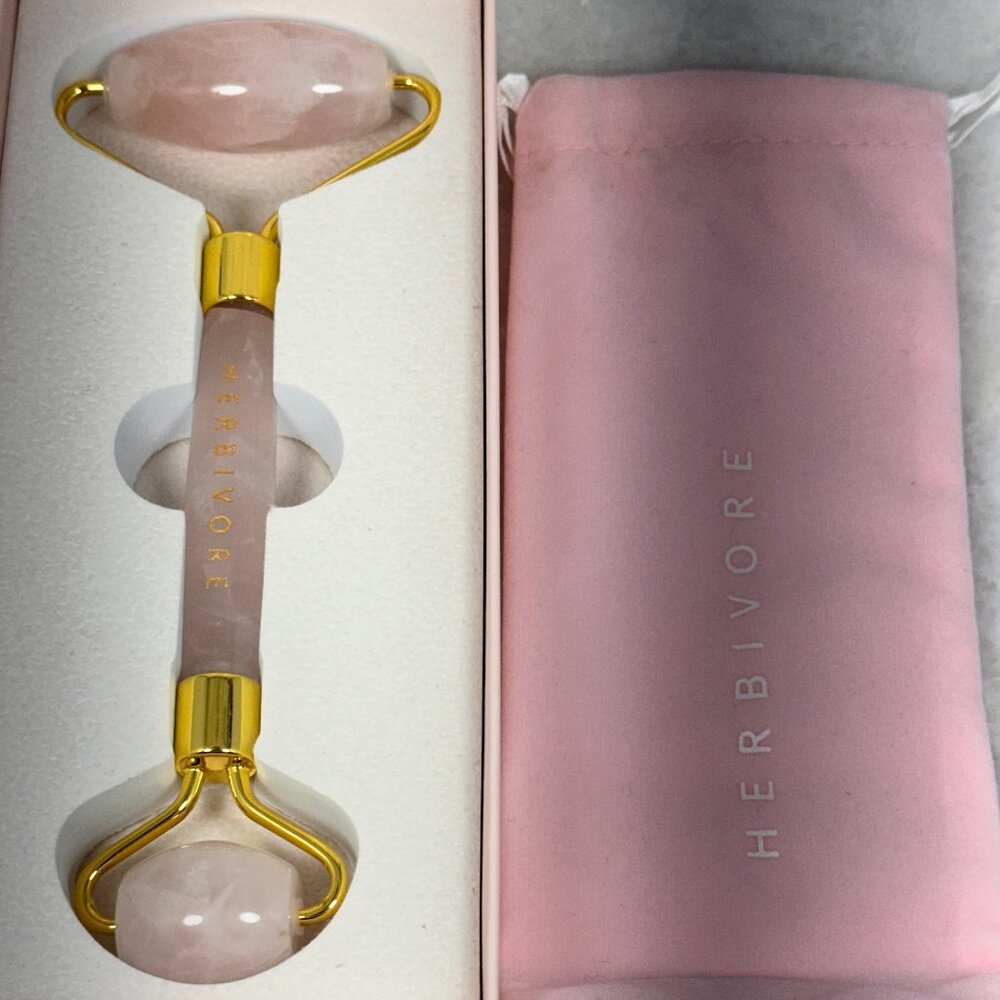 Herbivore Rose Quartz Facial Roller is an incredible tool for inner+outer beauty
